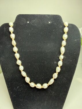 Freshwater Pearl Bead Necklace - White Pearlescent